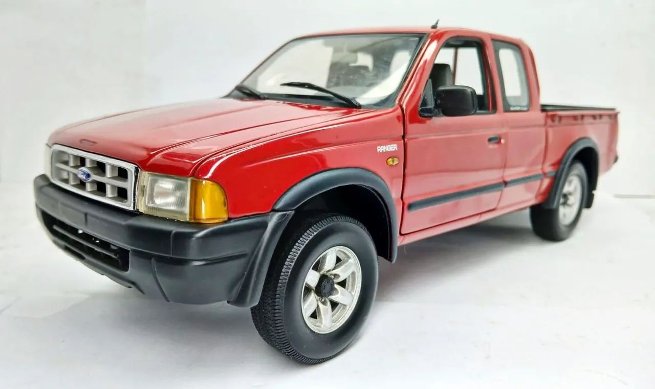 Miniatura Ford Ranger European Vision 2000 1/18