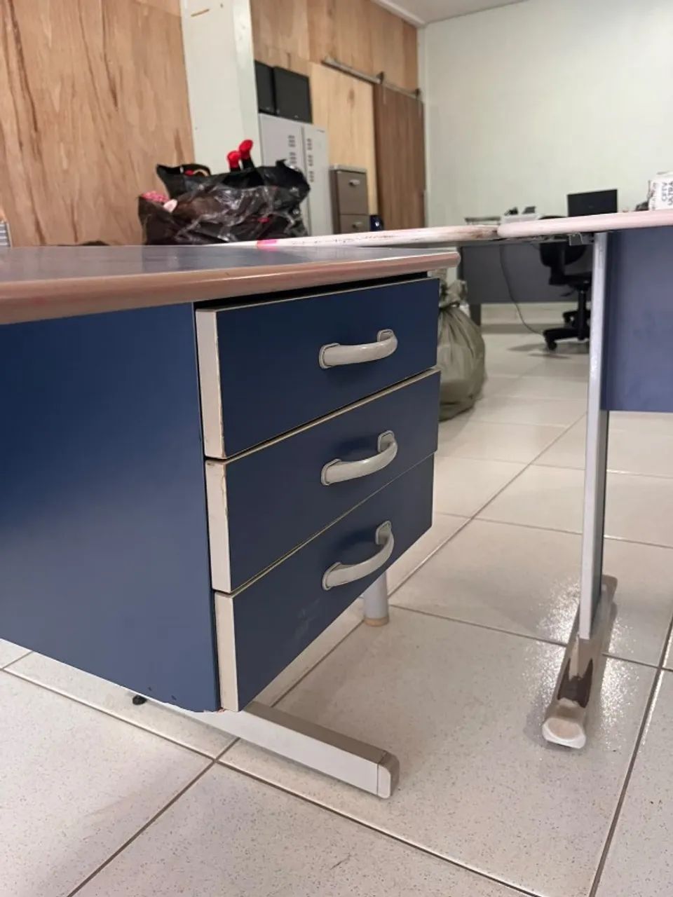 MESA DE ESCRITORIO 