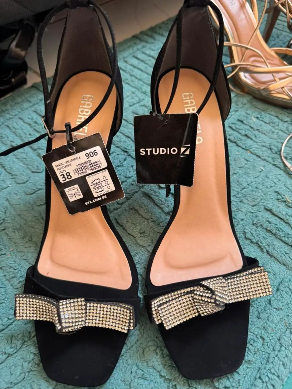 Vendo sandalia de salto