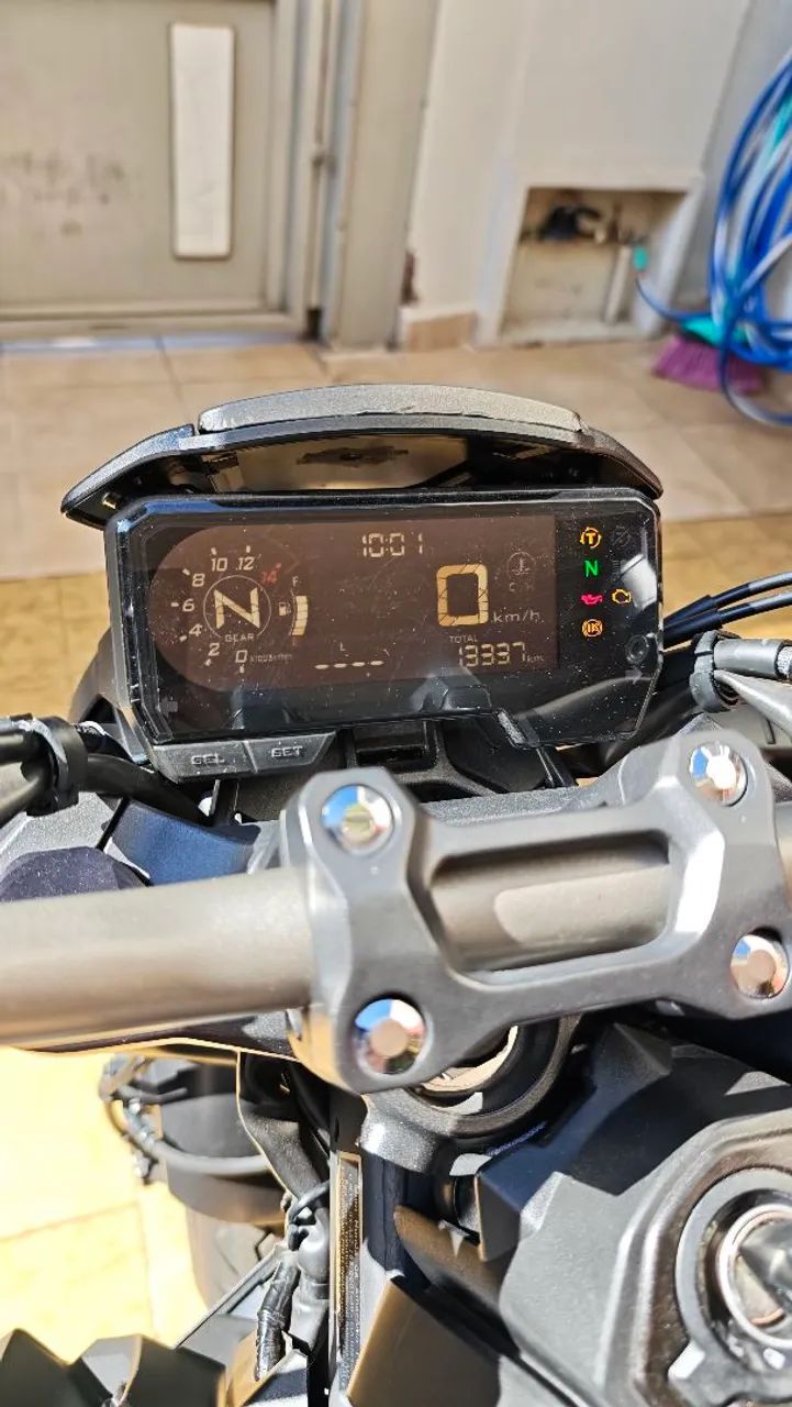CB 650R 2024  - Foto 5