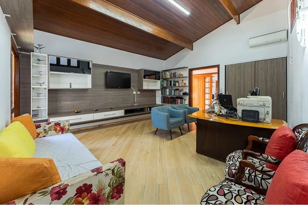 Casa com 6 dorms ( 4 suítes) Na Granja Viana - Foto 5