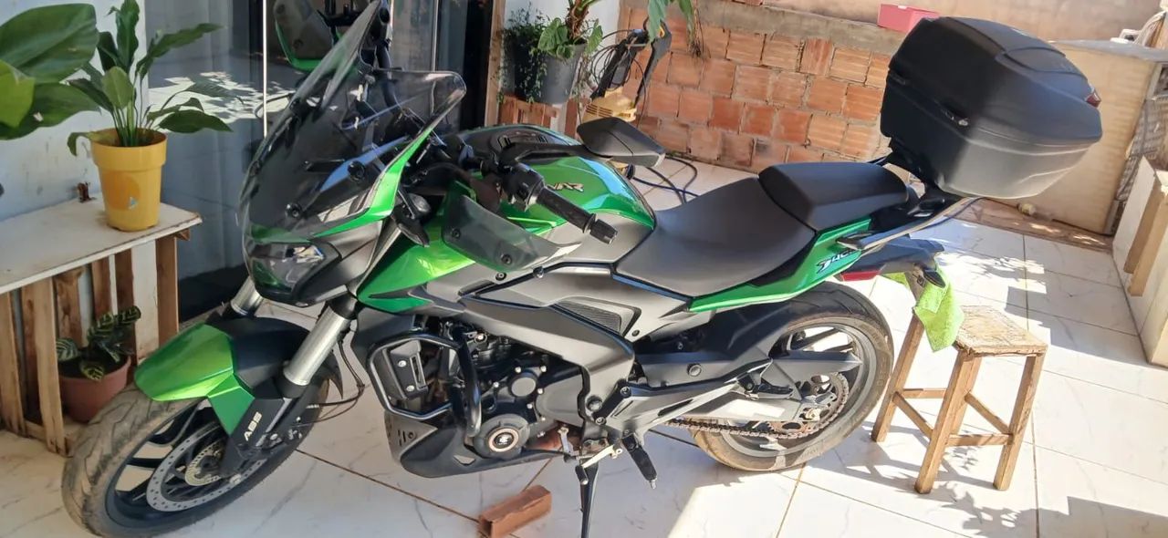 Dominar 400