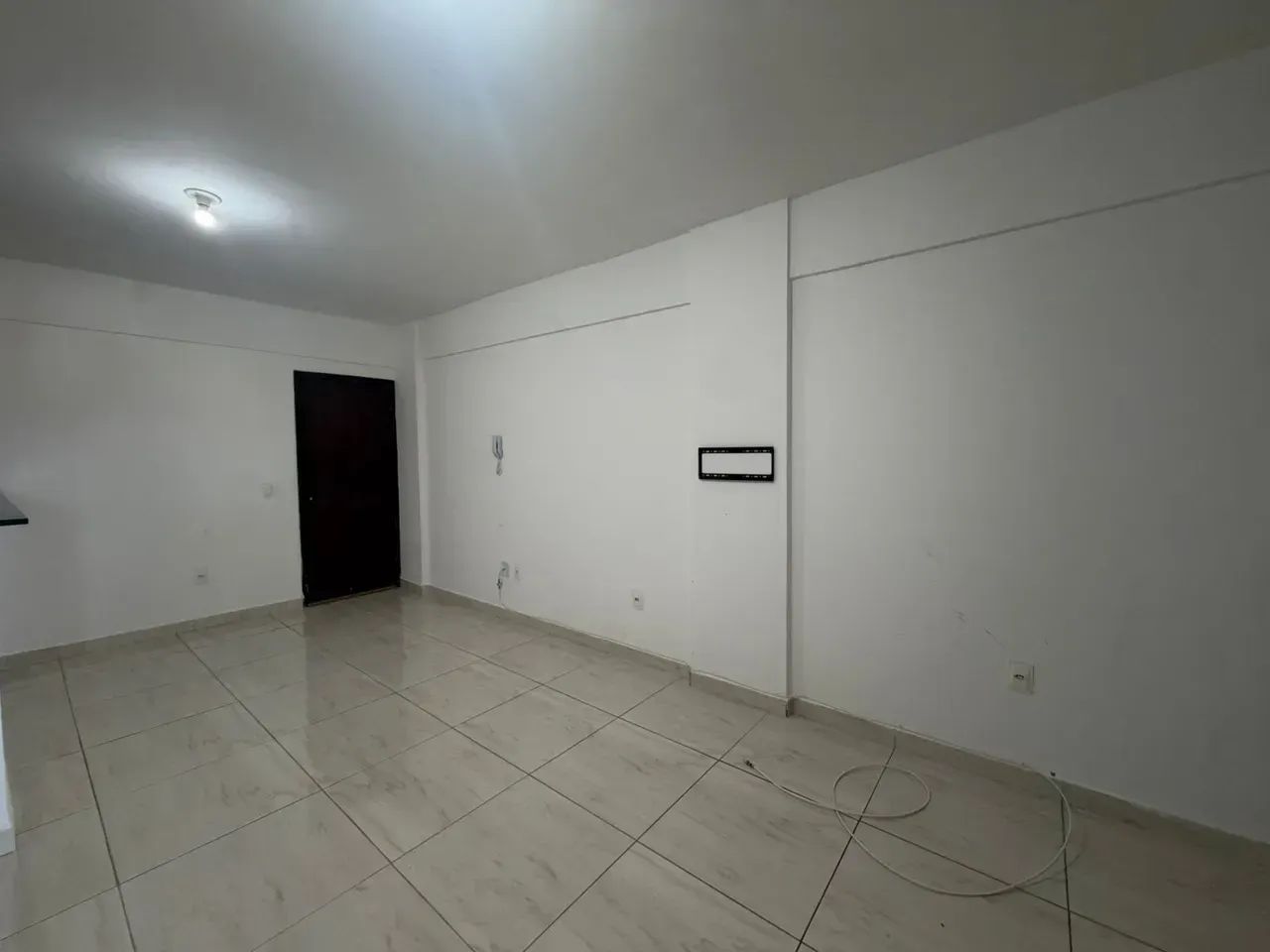 ALUGO APARTAMENTO 2 QUARTOS, BANHEIRO COM BOX - Foto 4
