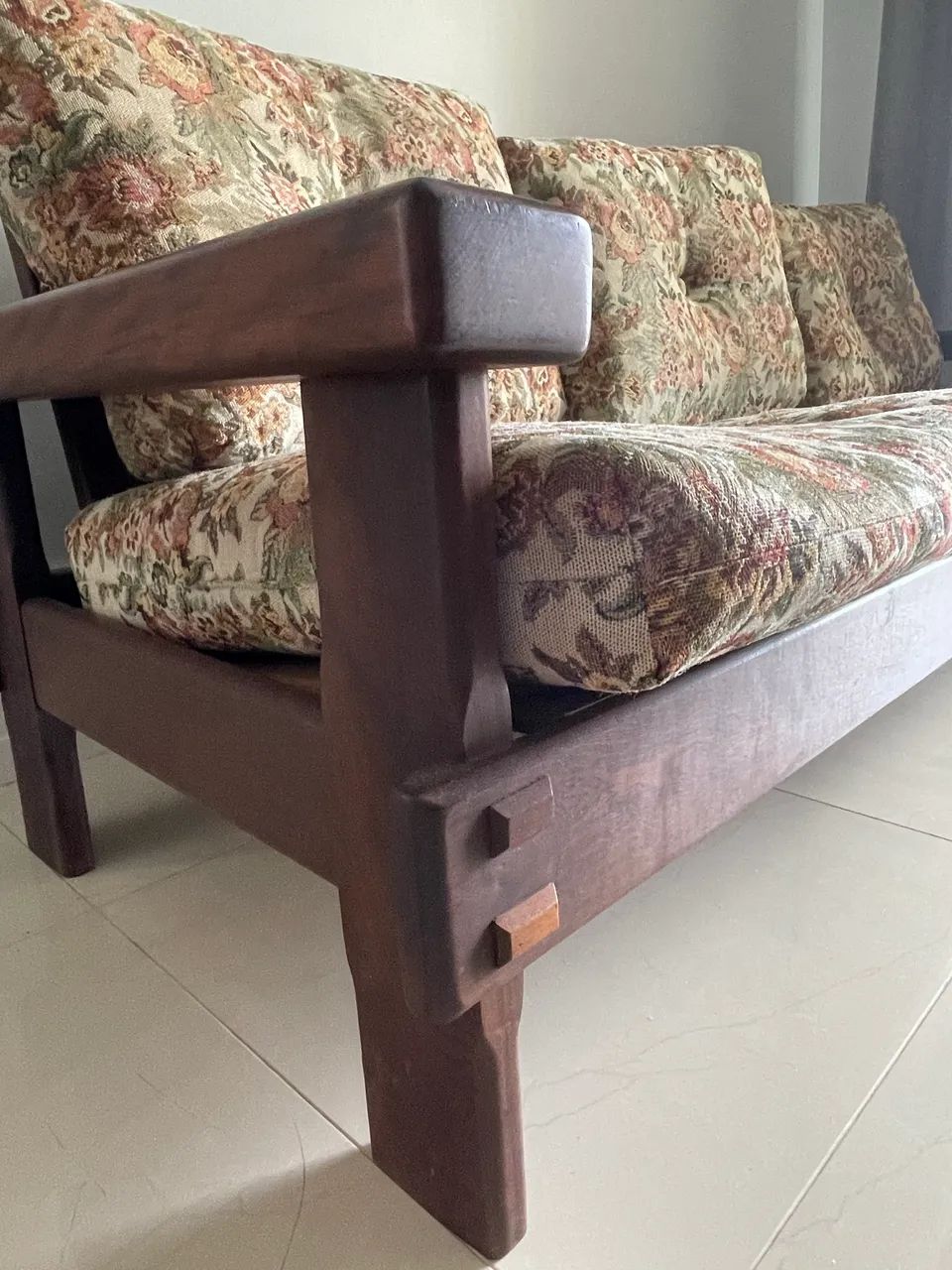 Sofá madeira maciça - Foto 2