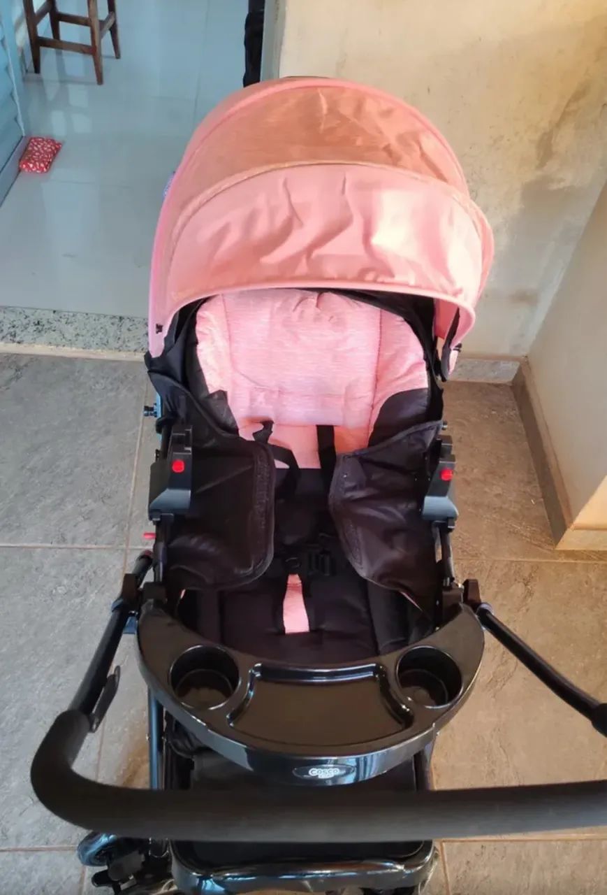 Carrinho de bebê Cosco menina 