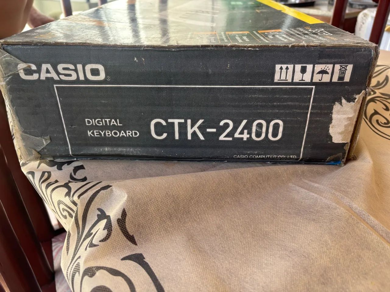 TECLADO CASIO DIGITAL CTK - 2400 COM TRIPÉ  - Foto 2