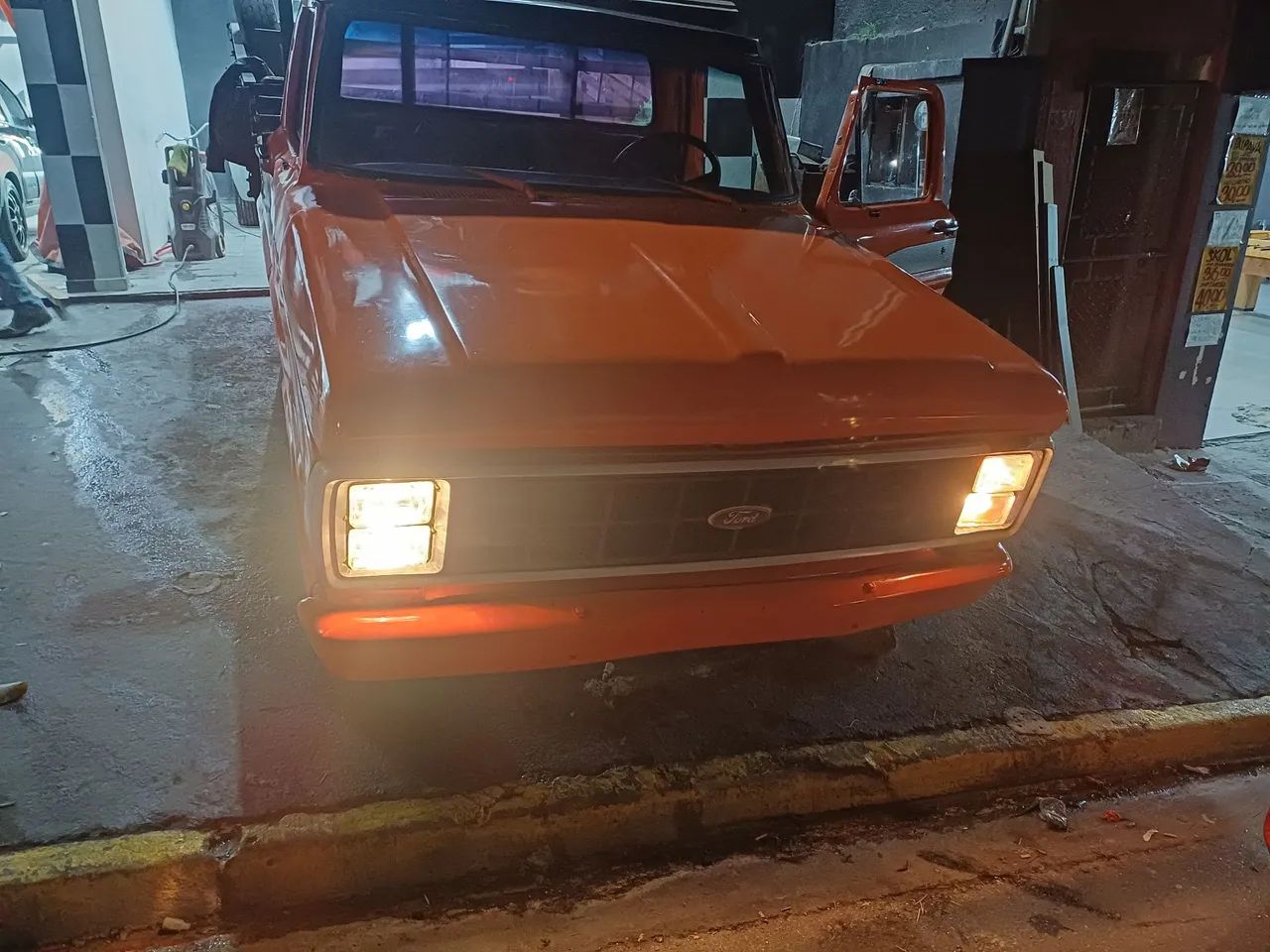 Ford F-1000 S. S. Diesel / S.s. Diesel Turbo 1985