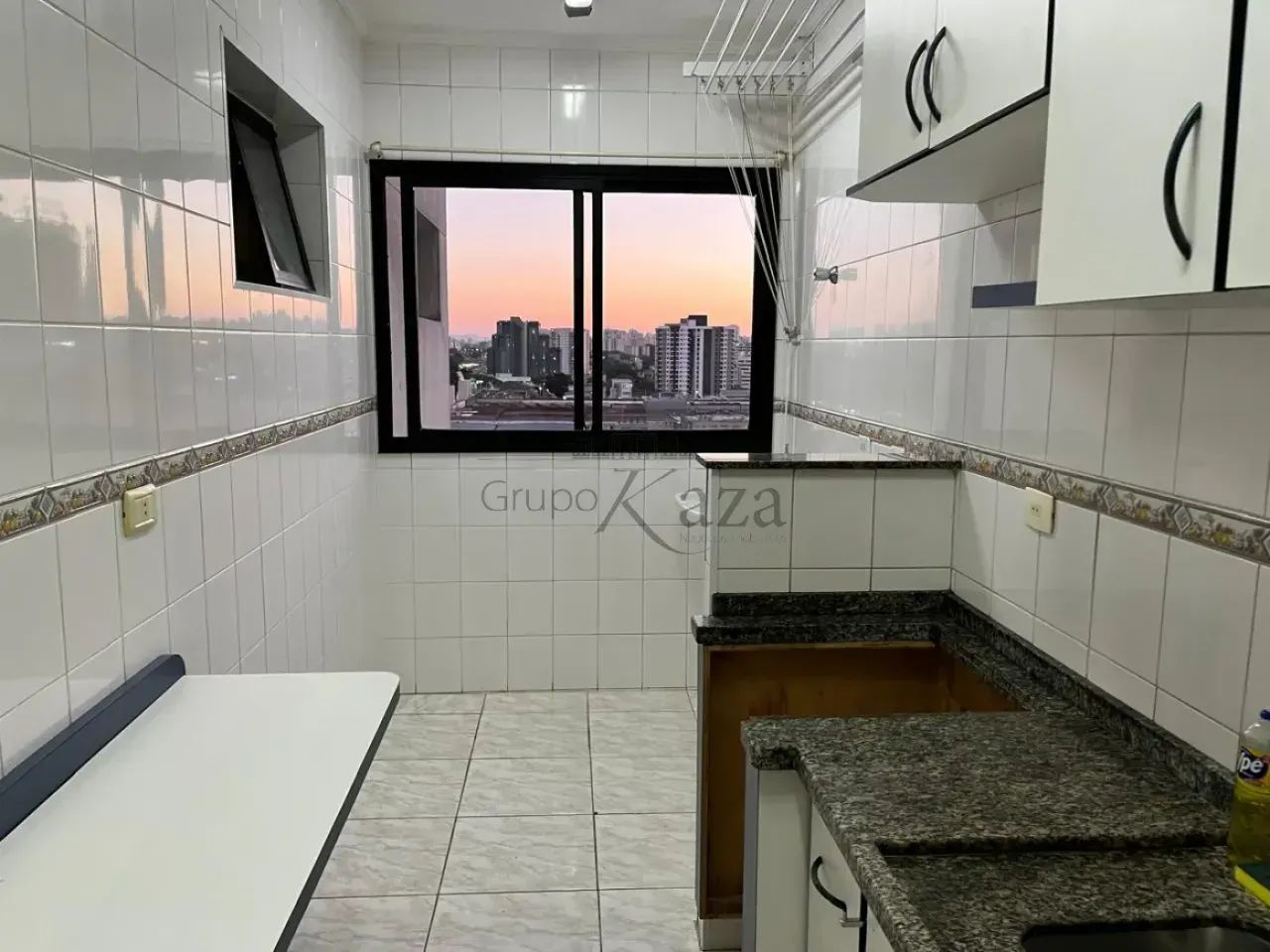 Imóvel para aluguel com 75 metros quadrados com 2 quartos