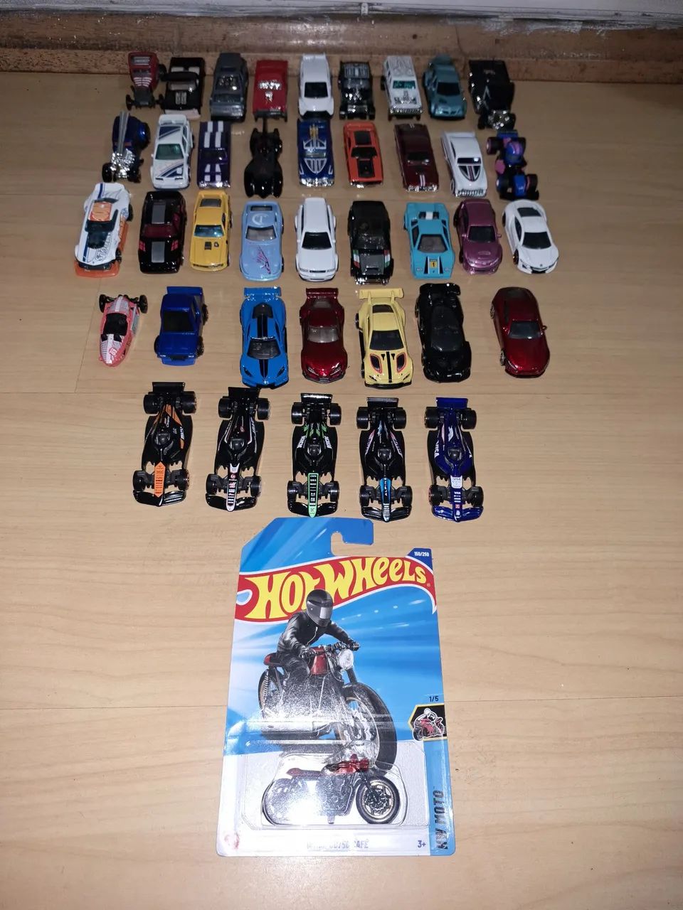 Hot Wheels Diversos  40 Unidades mais BRINDE  - Foto 6