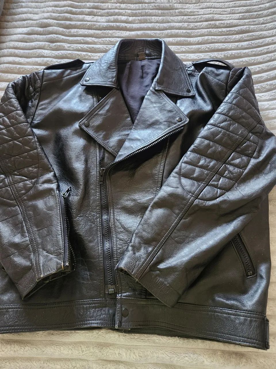 Jaqueta de couro estilo motoqueiro  - Foto 3