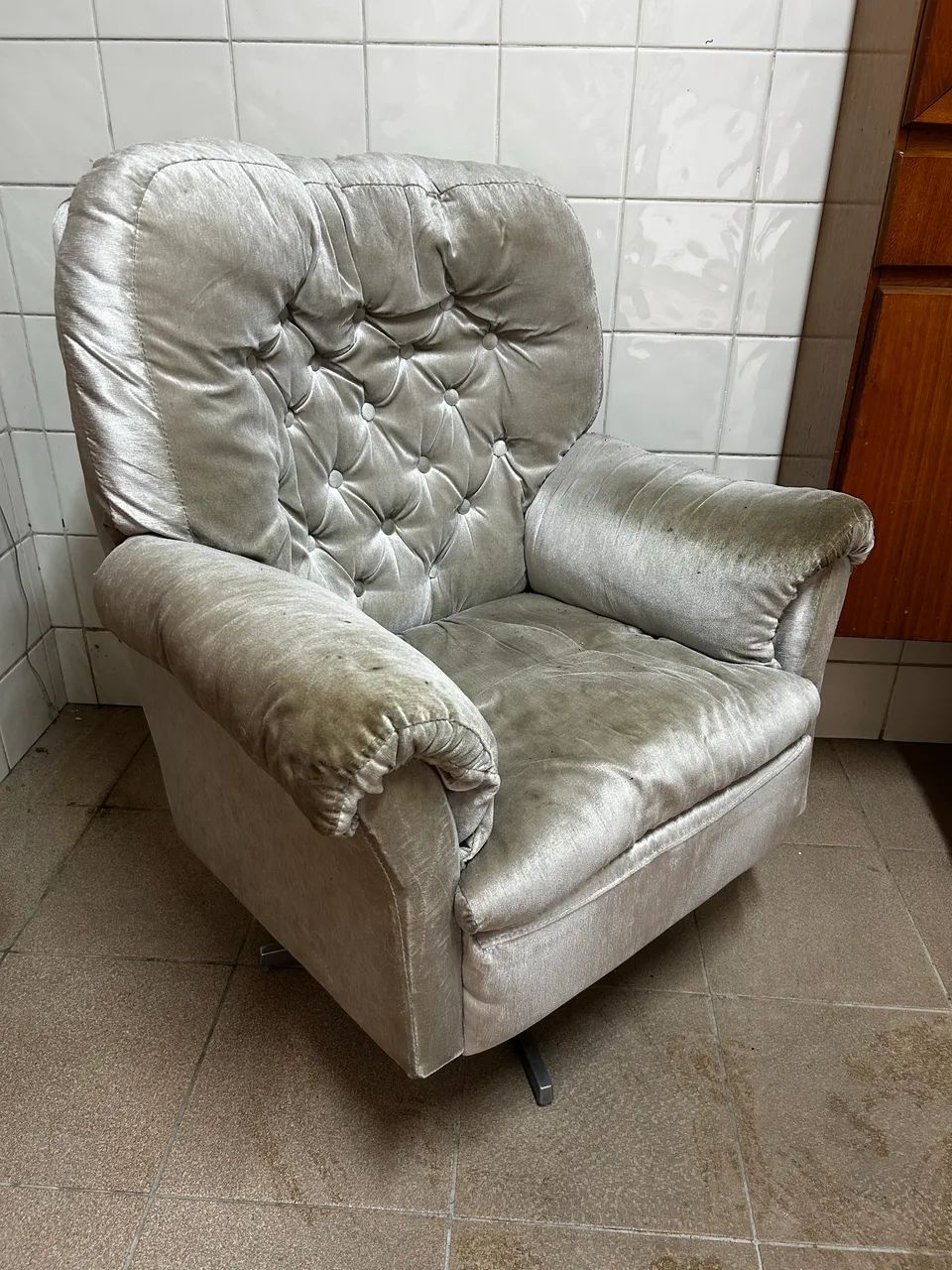 Poltrona giratória em suede para amamentação / sala de estar