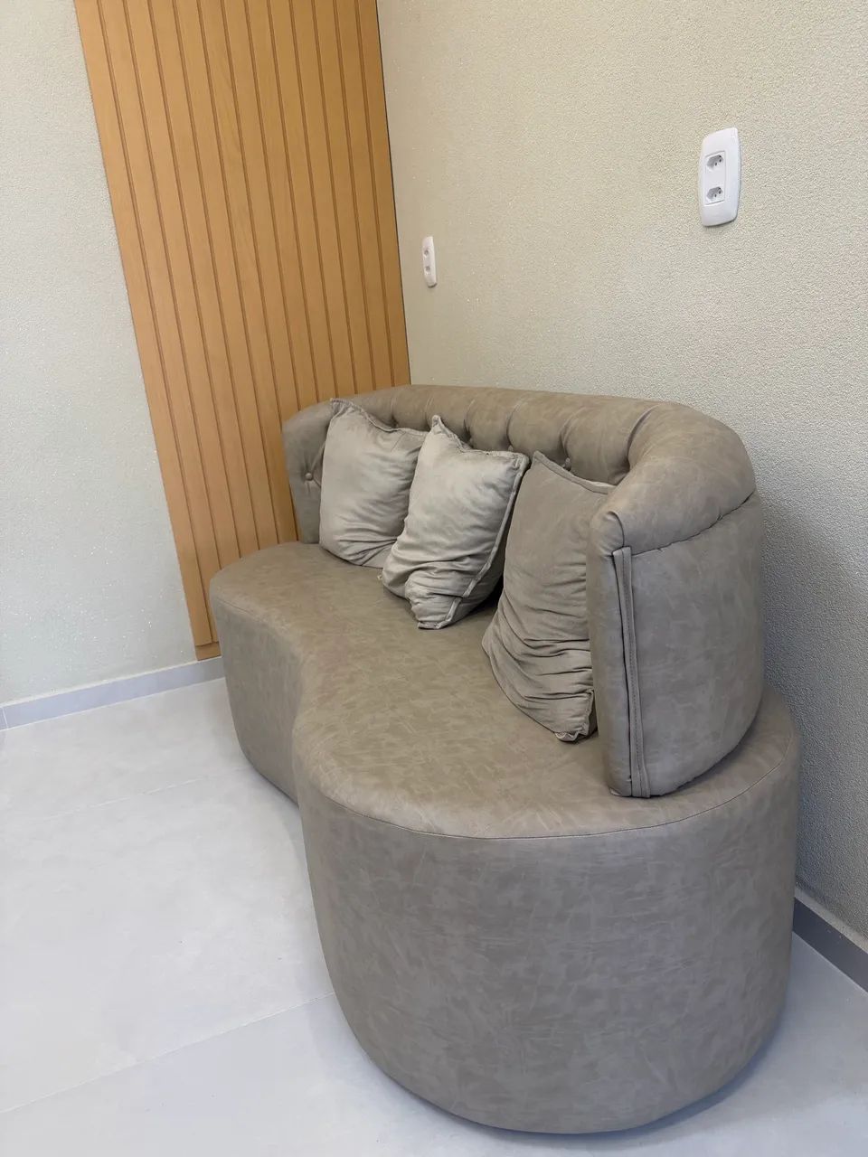 ? SOFÁ ORGÂNICO EM COURO ? NOVO ? - Foto 3
