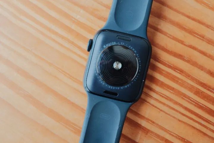 Apple Watch SE 40mm - Pulseira Midnight - Com caixa (geração 2) - Foto 5