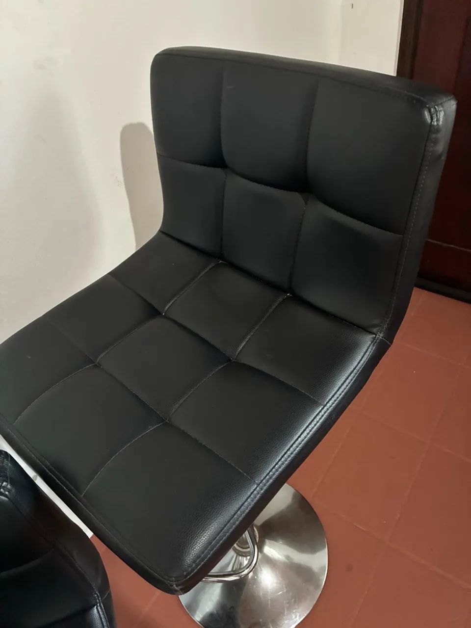 Vendo conjunto banquetas estofadas - Foto 3