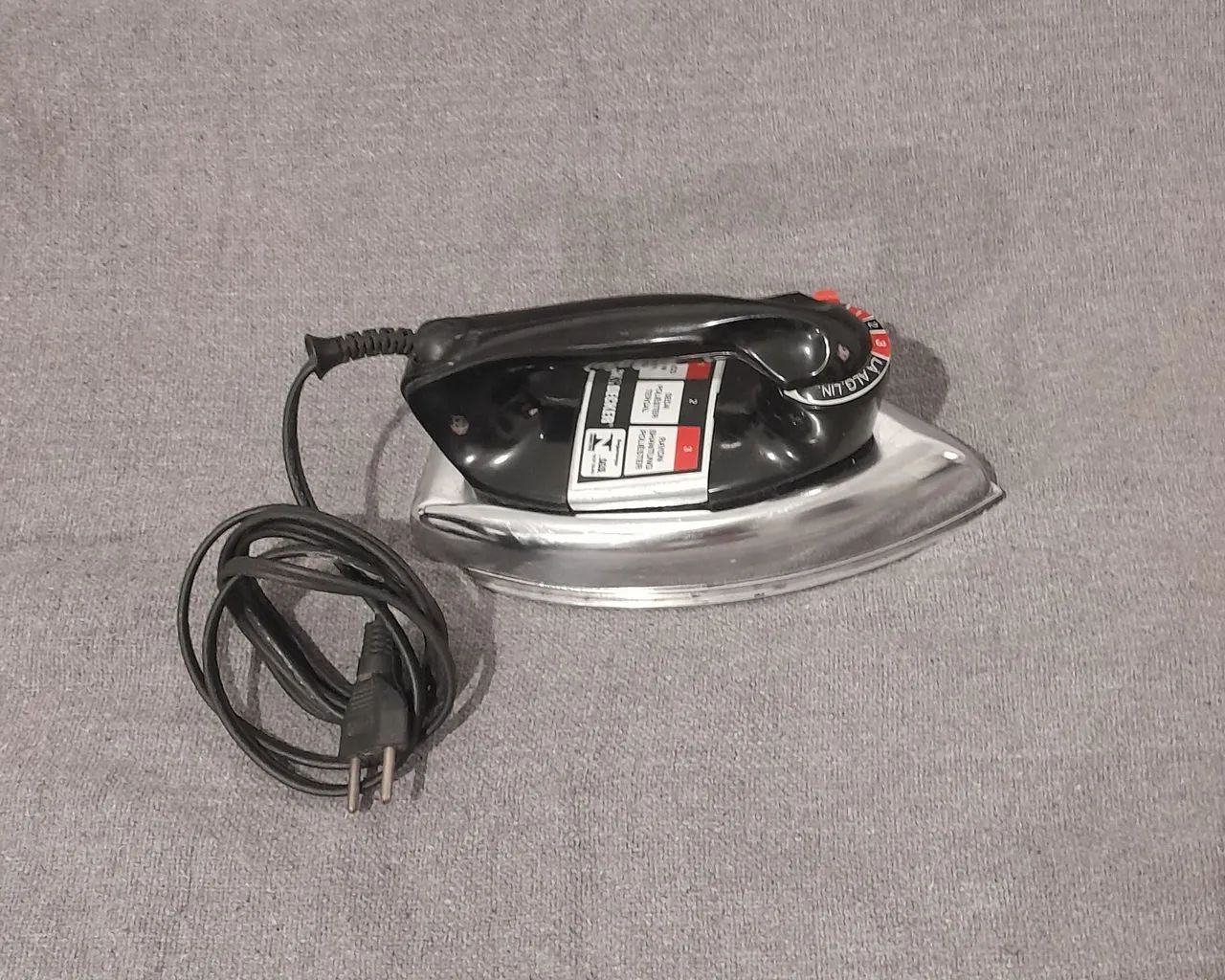Vendo ferro elétrico 