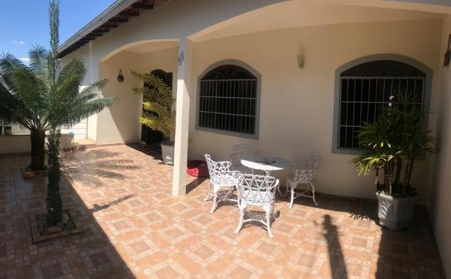 Casa localizada no Parque São José em Varginha - MG