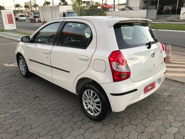 Toyota etios 1.3 xs 2013 unico dono - Foto 9