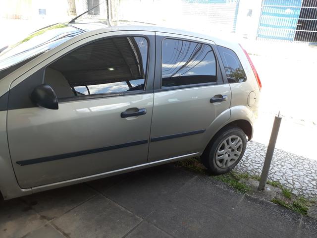 Vendo um carro Ford fiesta completo