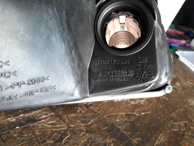 Farol Celta 2007 a 2016 Cromo Onix ( Fume ) Original - Foto 2