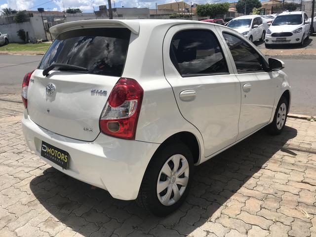 Toyota Etios 1.3 HB X - Foto 2