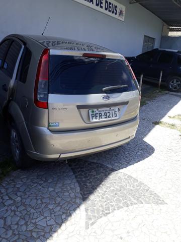 Vendo um carro Ford fiesta completo - Foto 3