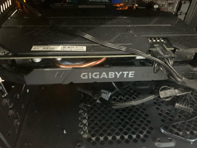 Placa de vídeo GTX 1660 Super Gigabyte 