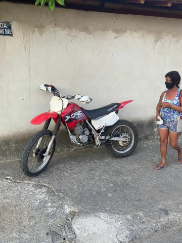 XR 200 DE TRILHA