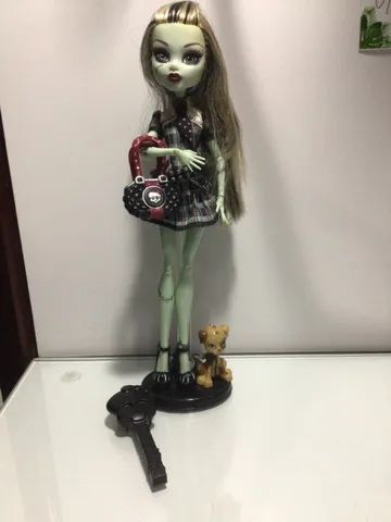 Monster High Boneca Frankie Moda : : Brinquedos e Jogos