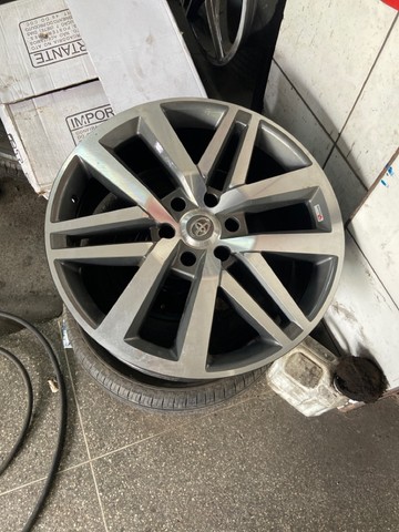 Roda Hilux aro 22