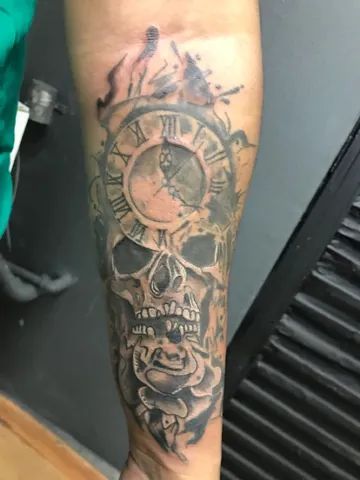 Tatuagem e píercing 