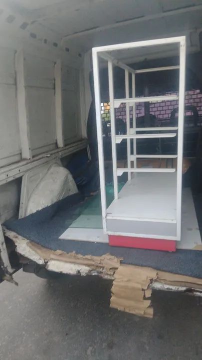 Prateleira de metal para comércio