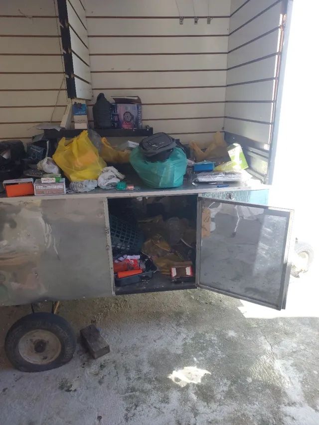 Vendo um carrinho, para qualquer finalidade  OU TROCO.