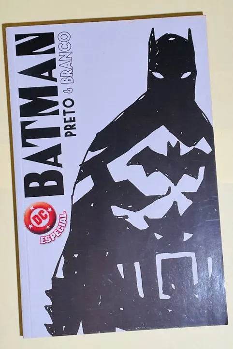 Batman Preto e Branco DC Especial Panini Comics (com detalhes / leia descrição)