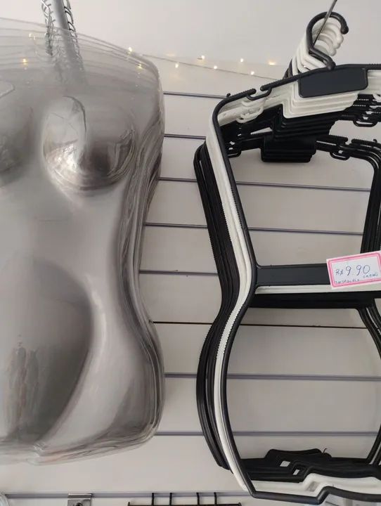 Cabides de madeira e plástico, diversos modelos novos - Foto 2