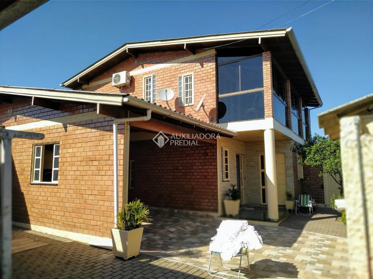 Casa de 3 dormitórios no bairro Campina