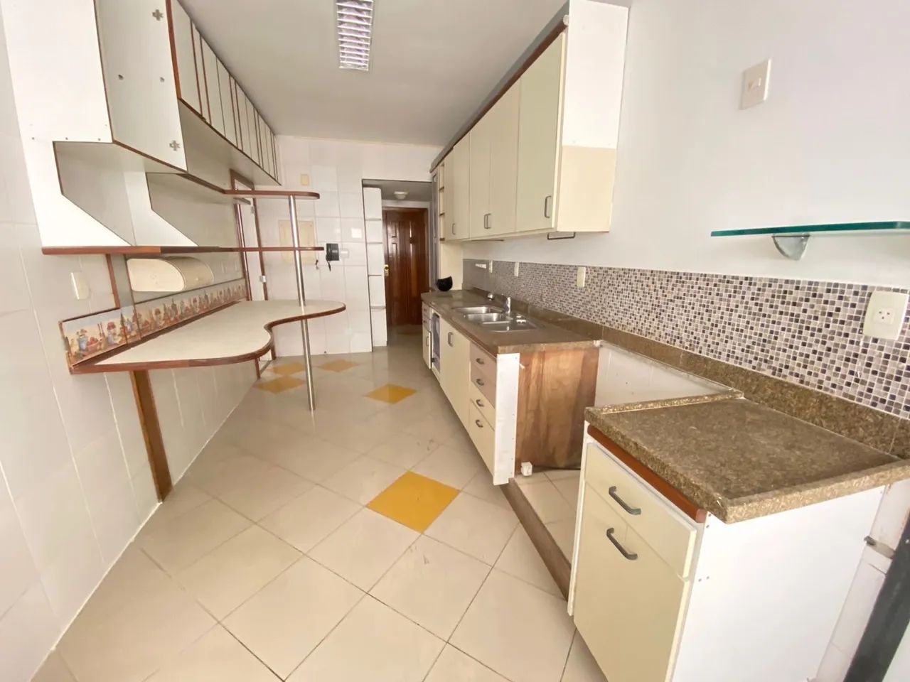 Prédio frente mar - 4 quartos amplo - 3 vagas  - Foto 10