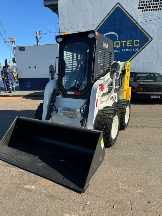 Locação de Mini Carregadeira - Foto 2
