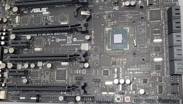 Placa mãe x79 Asus Rampage IV Black Edition (Com Defeito) - Peças