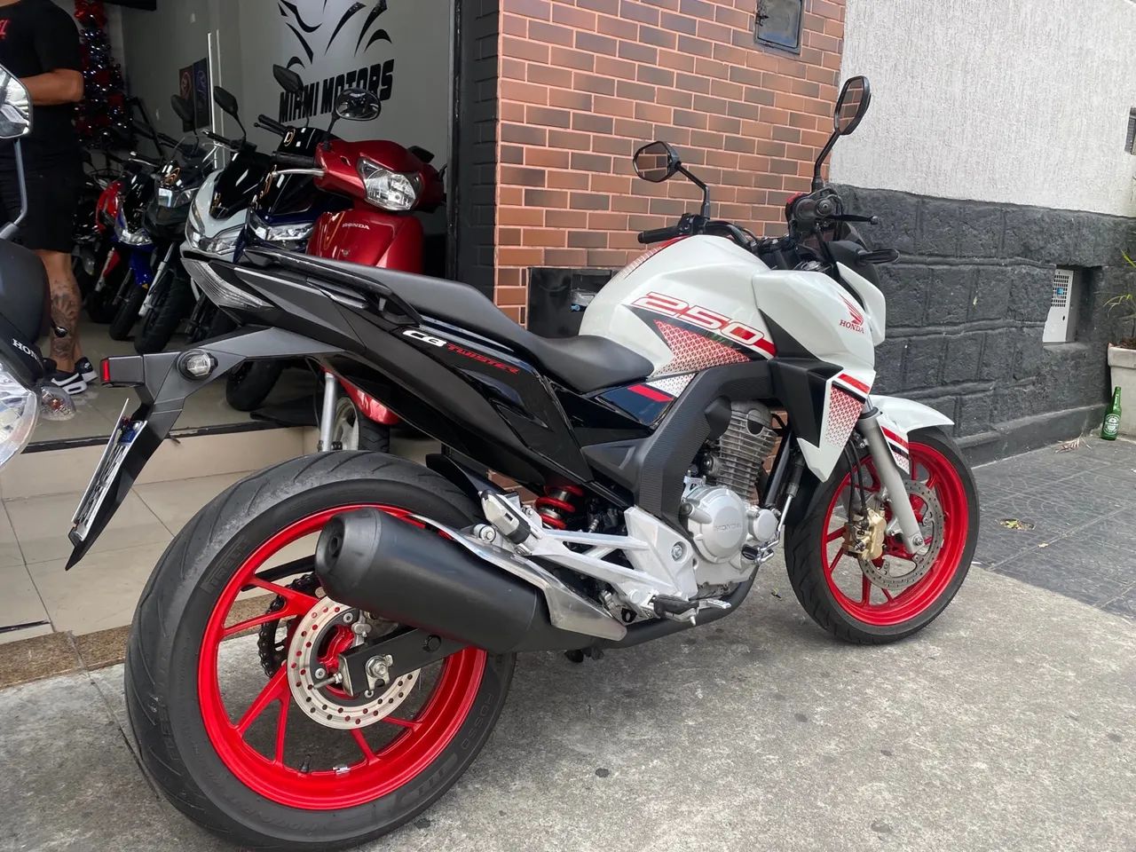 CB250 Twister Cbs- 2022 - Foto 4