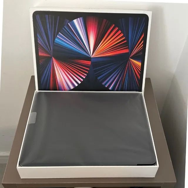 iPad Pro M1 de 12.9 polegadas, 128 GB, conectividade Wi-Fi, 5 Geração, Cinza Espacial