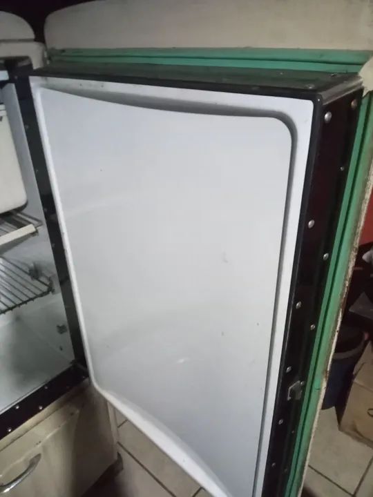 Geladeira antiga GE