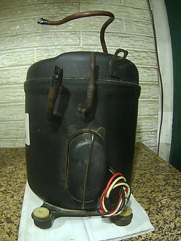 Compressor de refrigeração marca Elgin TCK- 2120-E 1.1/4 Hp  220V - Foto 2