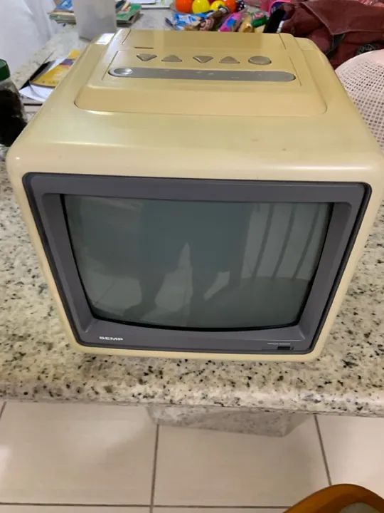 Tv Toshibinha 10 pol ? Vintage! Sem funcionar ? - Foto 4