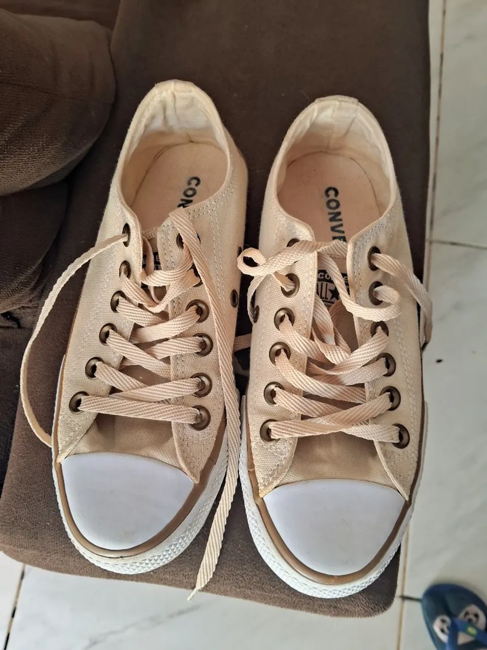 Tênis Converse Bege - Clássico e Confortável
