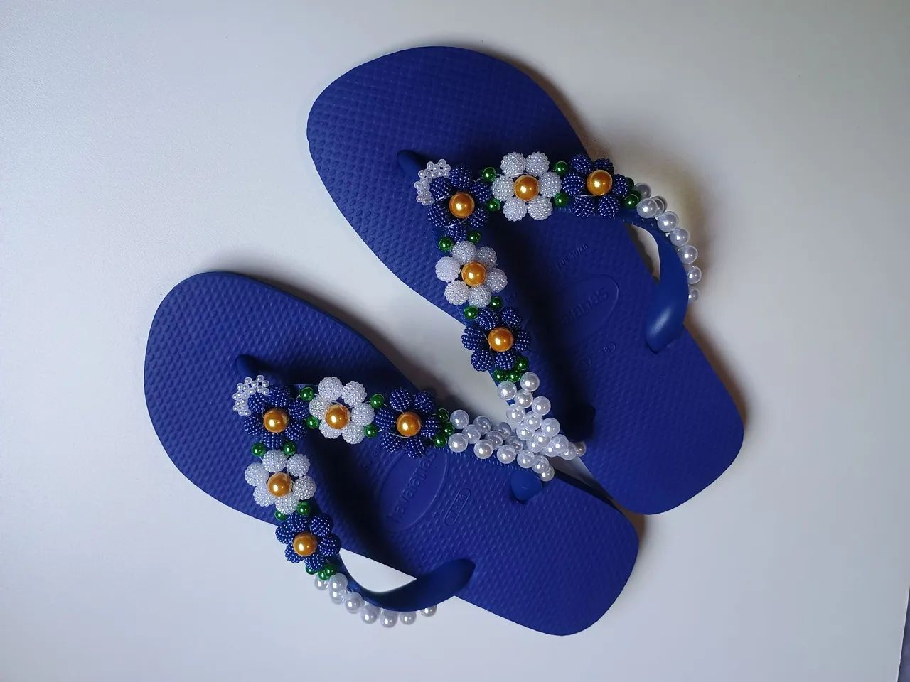 Havaianas top feminino personalizado com pérolas azul com flores - Foto 2