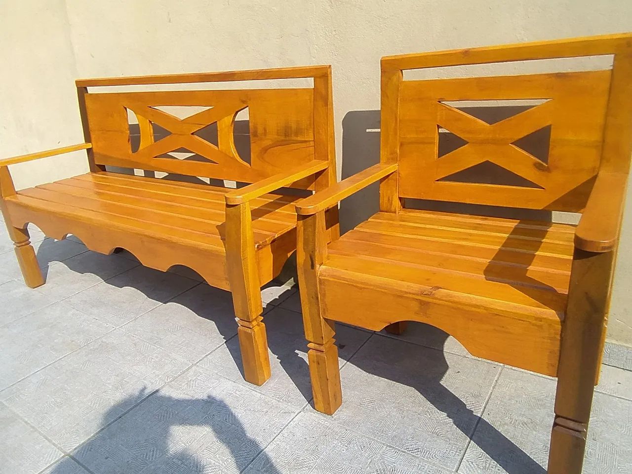 Conjunto NOVO de Bancos em madeira para jardim!!  - Foto 2