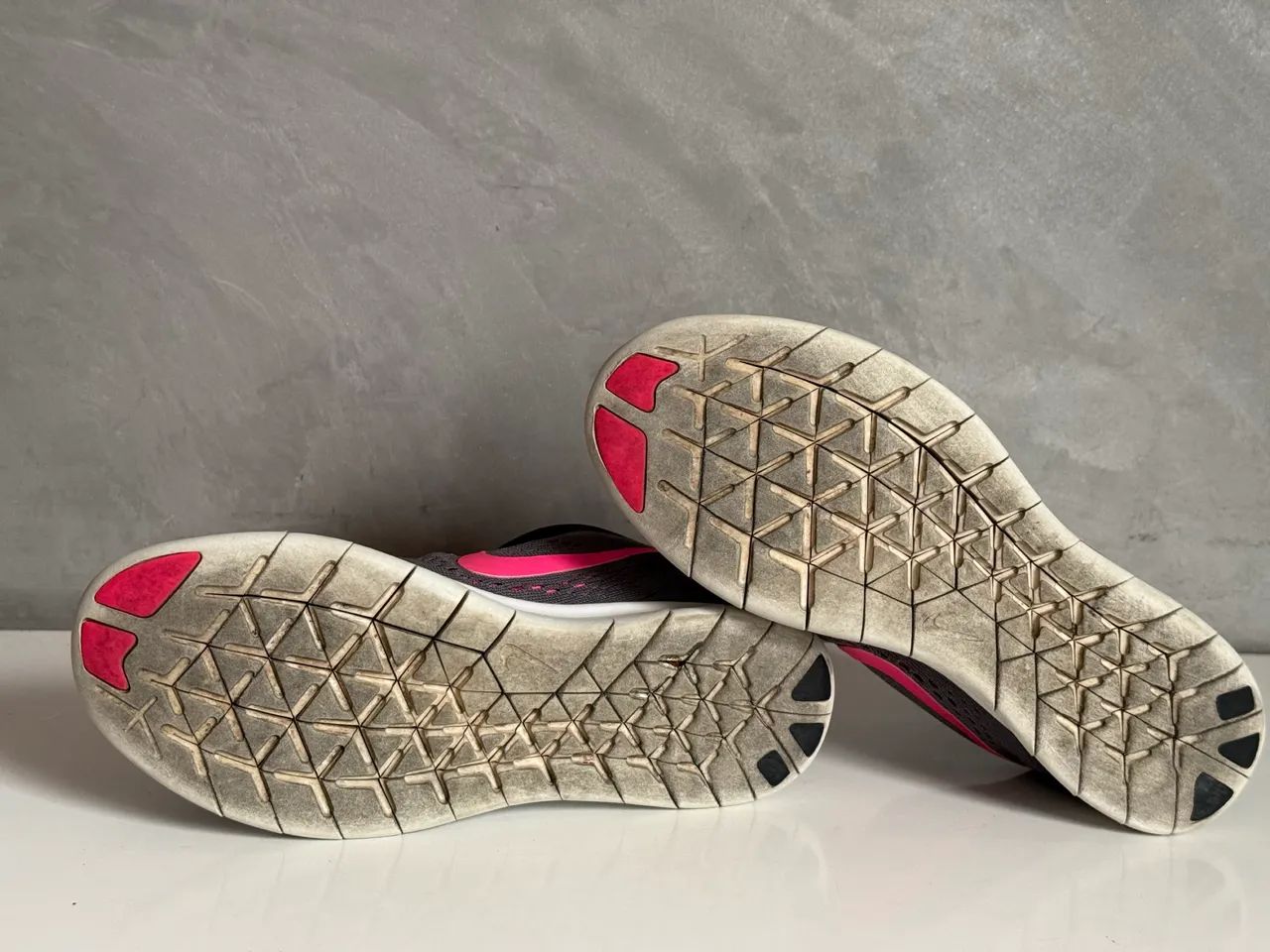 Tênis Nike Free Rn N°34,5 - Foto 3