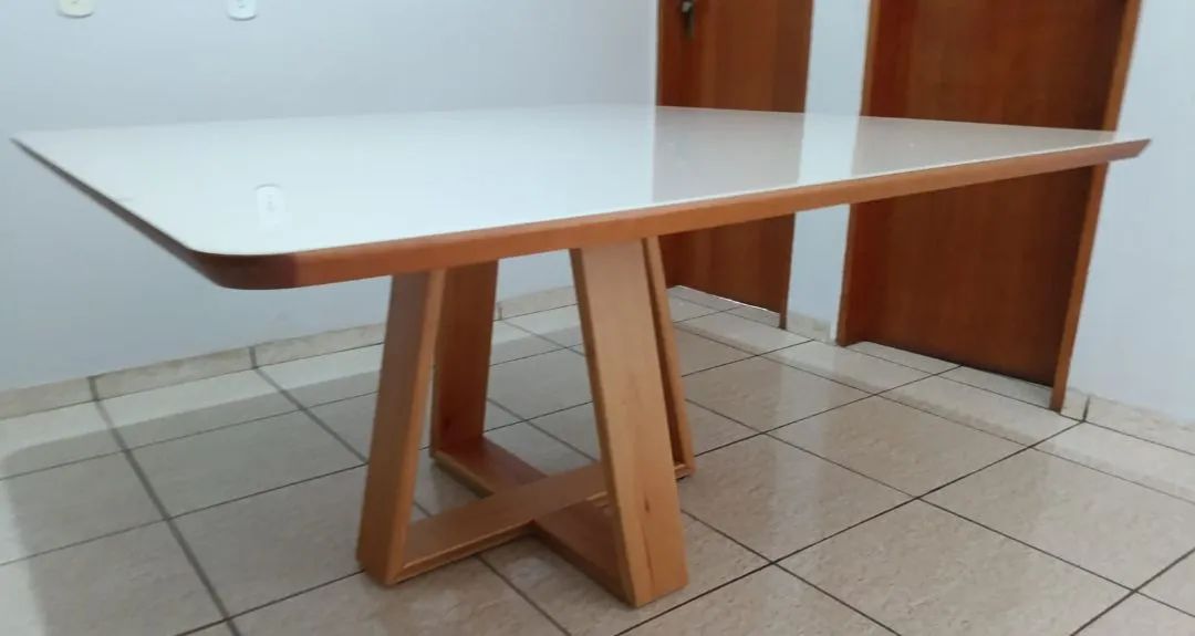 Mesa de jantar 100% madeira com 8 cadeiras promoção  - Foto 2