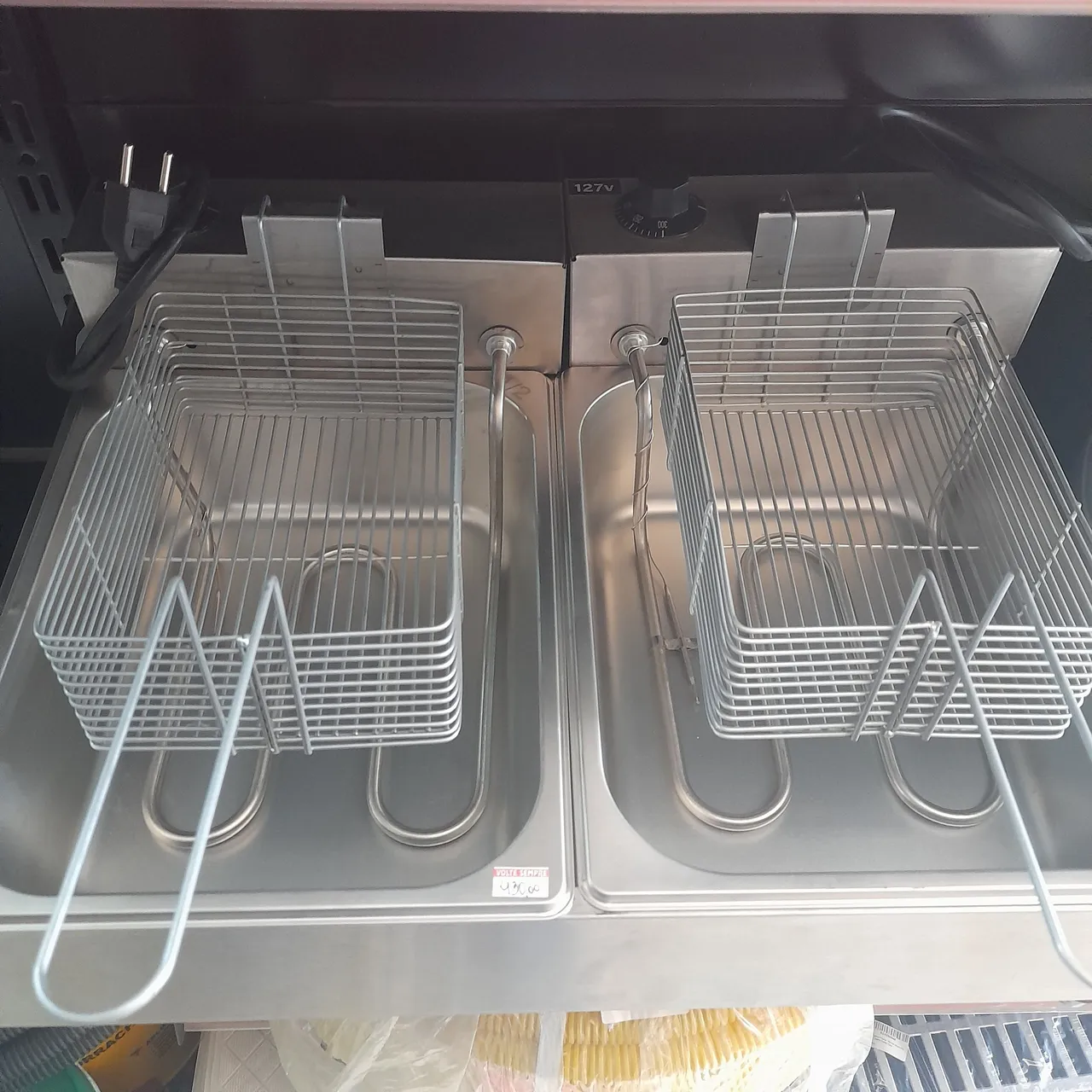 Fritadeira Dupla Industrial - Ótima para Lanchonetes e Restaurantes