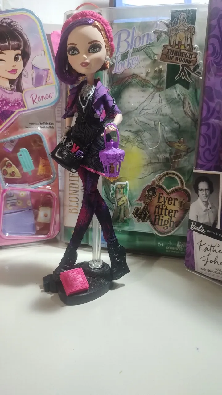 Boneca Ever After High Poppy